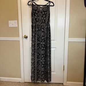 Liz Lange Maternity Black and White Floral Maxi Dress